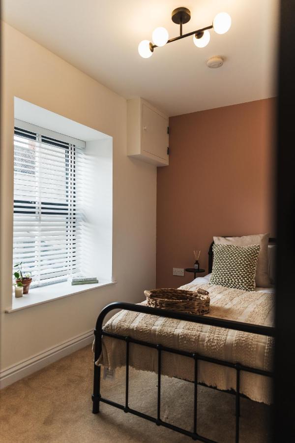 Wych Cottage, Striking 2 Bed, Parking, Ground Floor Flat - Step Free Somerton  Extérieur photo